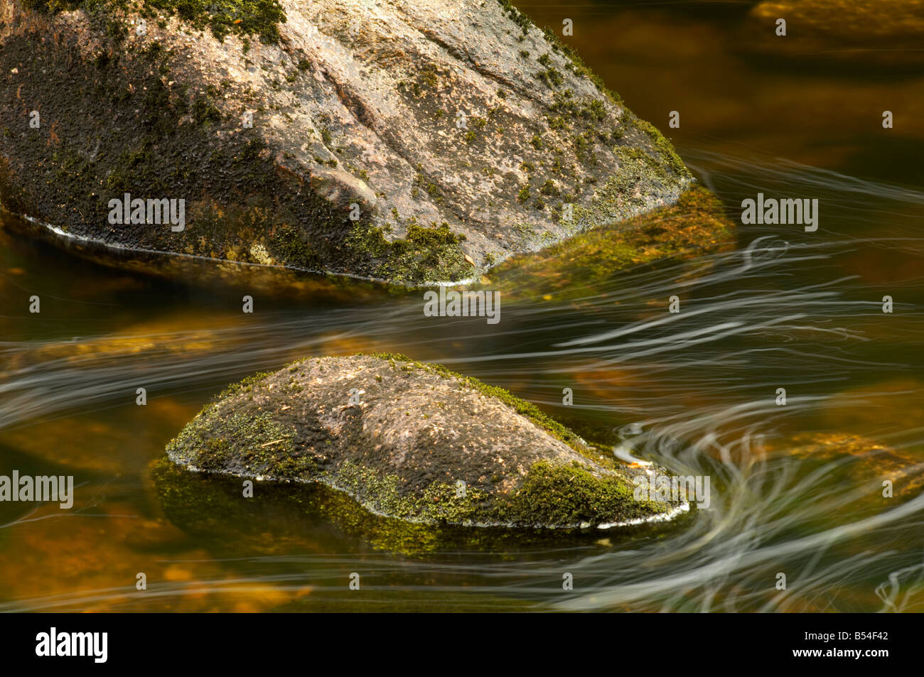 Fiume Dart acqua patterns Dartmoor Devon Regno Unito Foto Stock