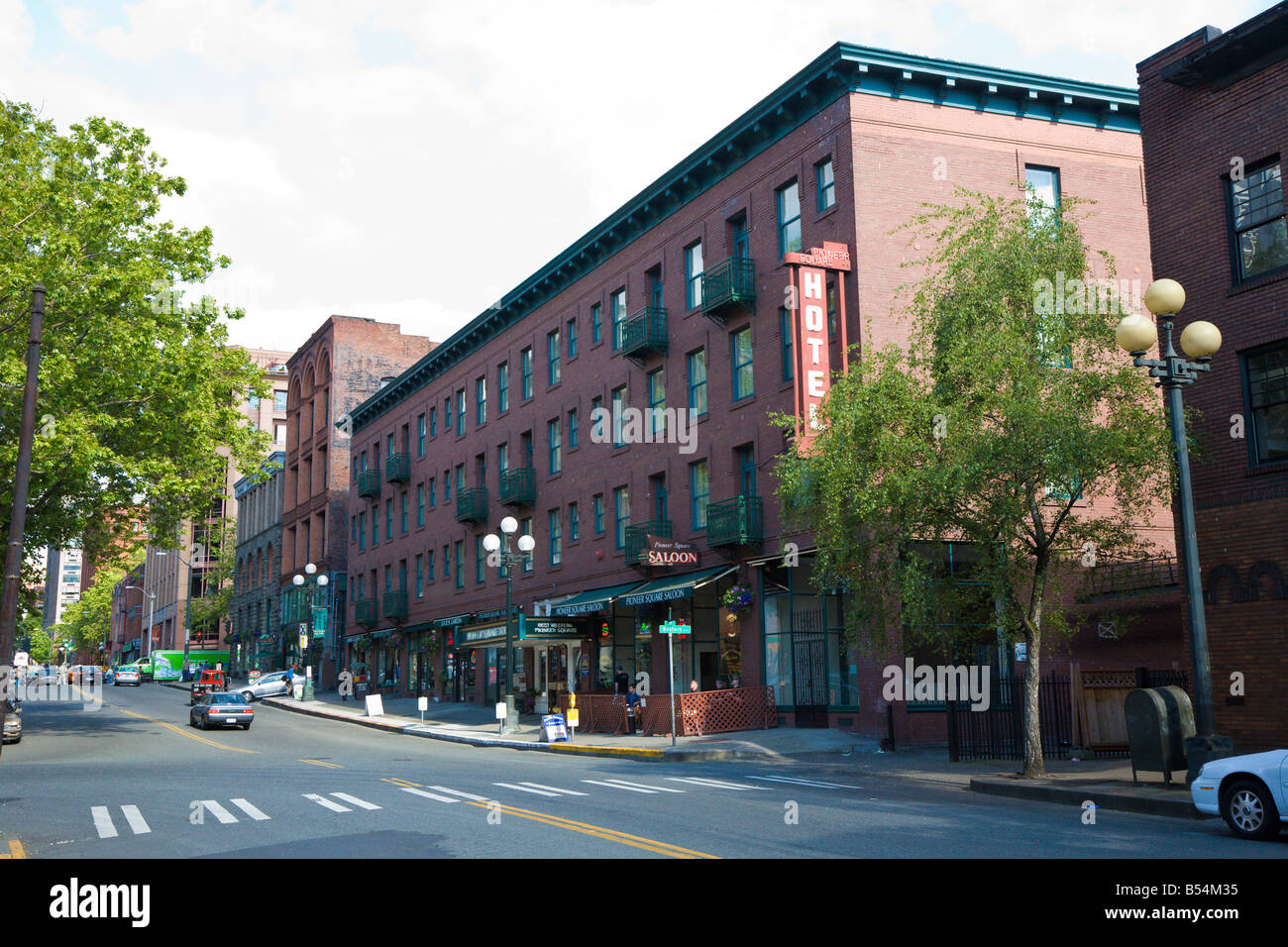 Storico hotel in mattoni rossi in Pioneer Square area del centro cittadino di Seattle, Washington Foto Stock
