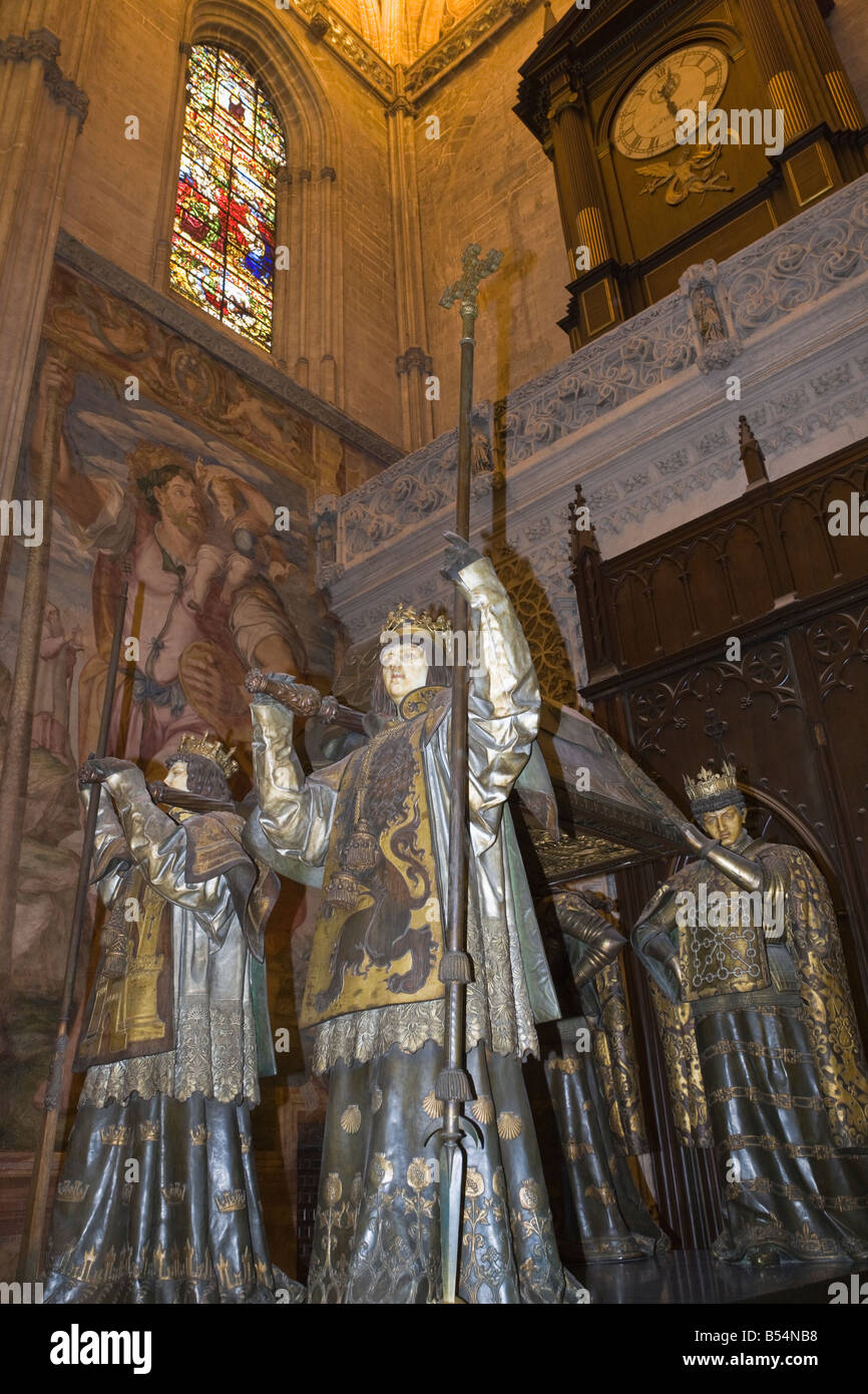 Siviglia Provincia di Siviglia Spagna Tomba di Cristoforo Colombo in cattedrale Foto Stock