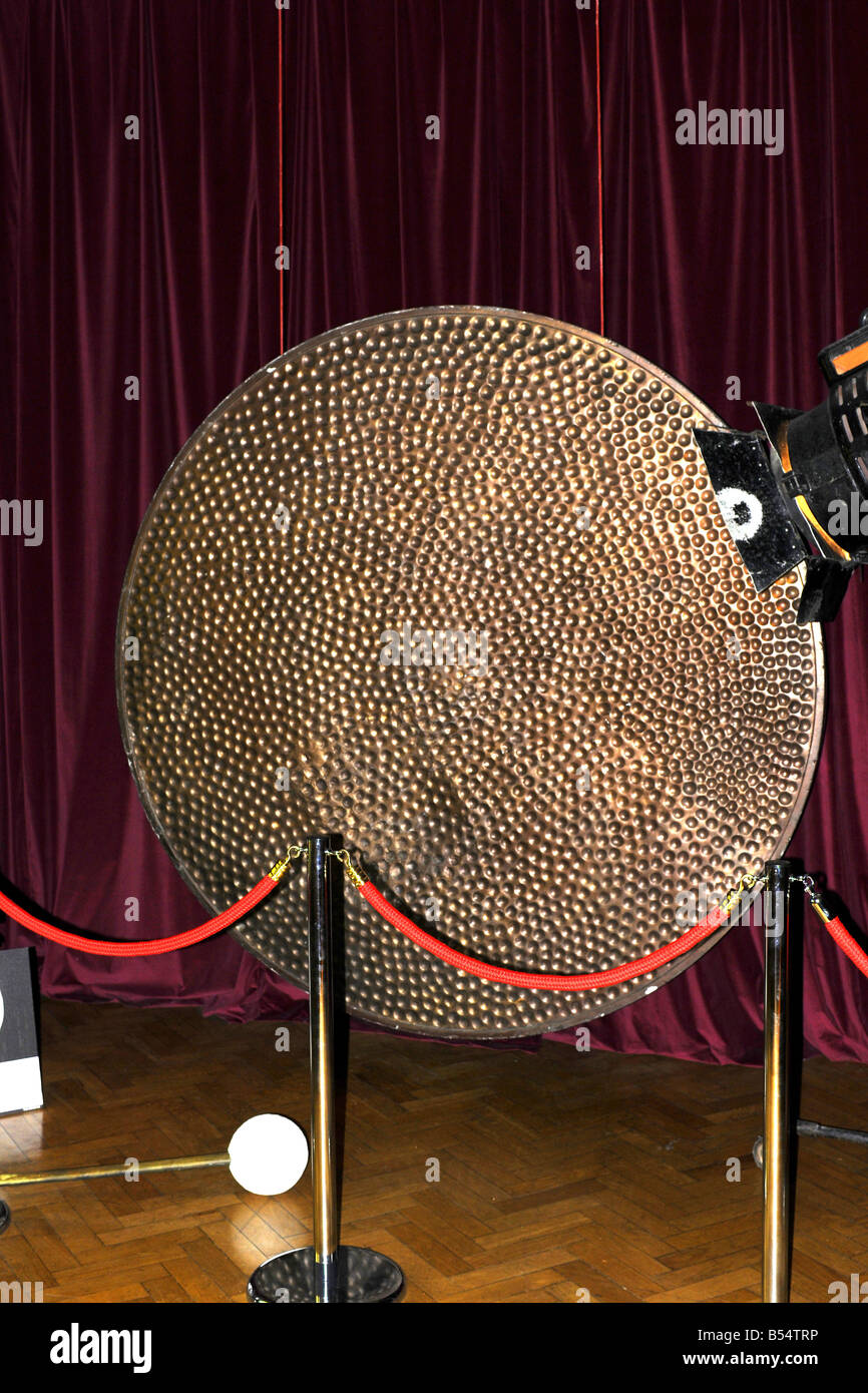 Il gigante di gong di rame utilizzati byJ Arthur Rank in apertura del loro film Foto Stock