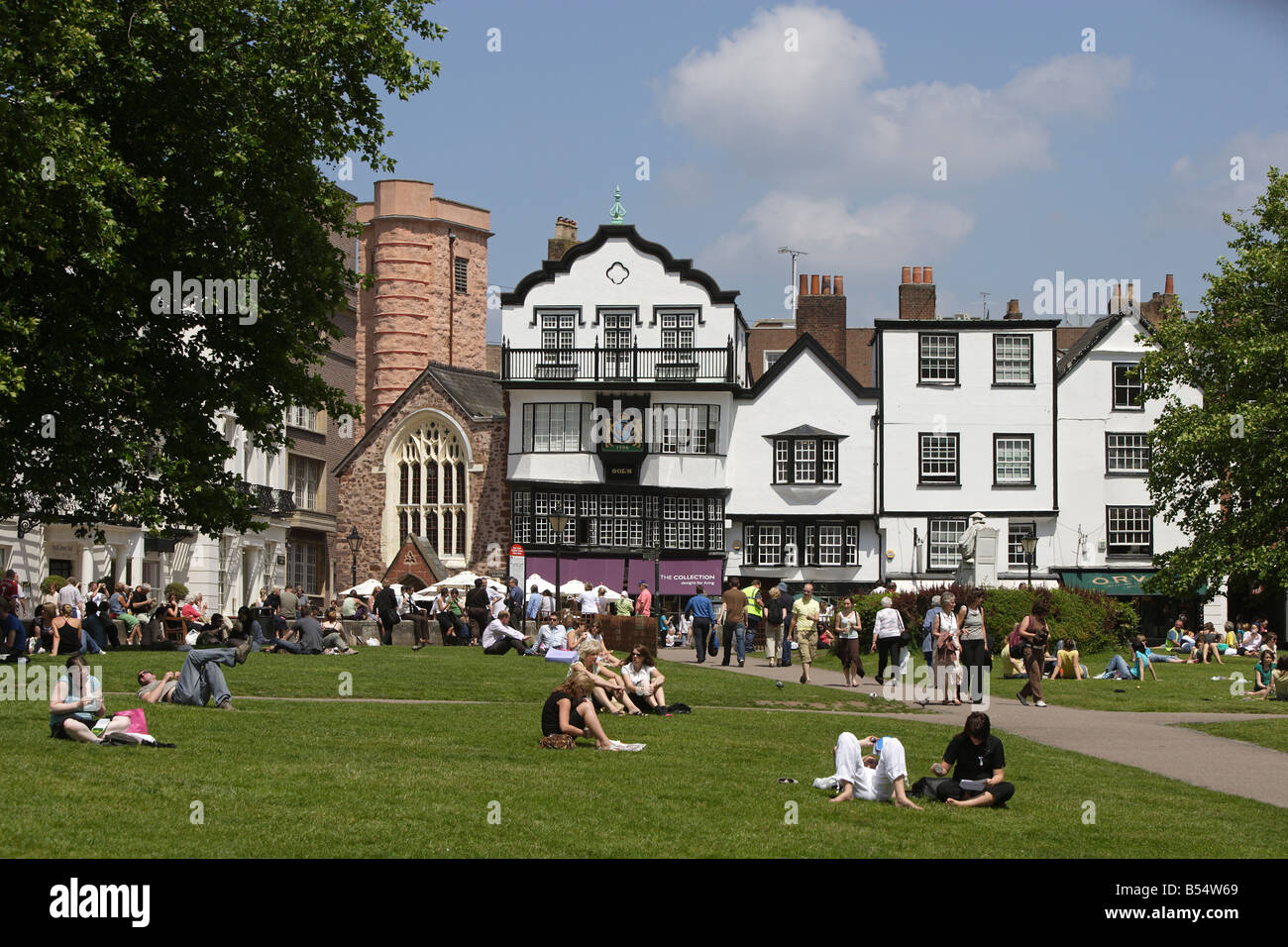 La Cattedrale di Exeter vicino la chiesa di St Martin Mol s Coffee House Devon Gran Bretagna Regno Unito Foto Stock