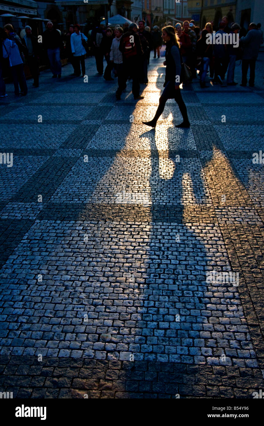 Praga le ombre della sera per solo uso editoriale Foto Stock