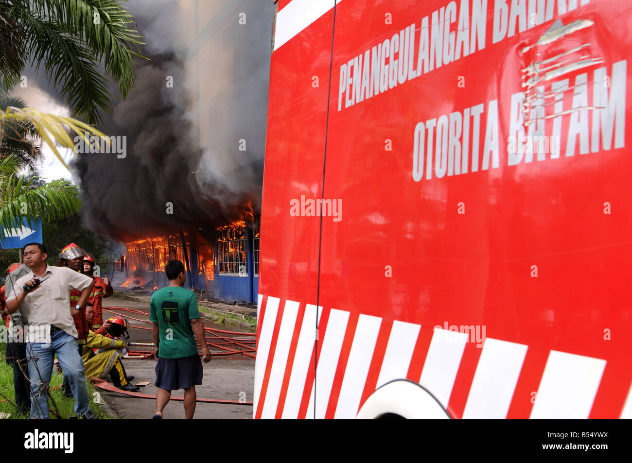 Incendio in 'my mart' shopping mall Batam centro batam isole Riau indonesia Foto Stock