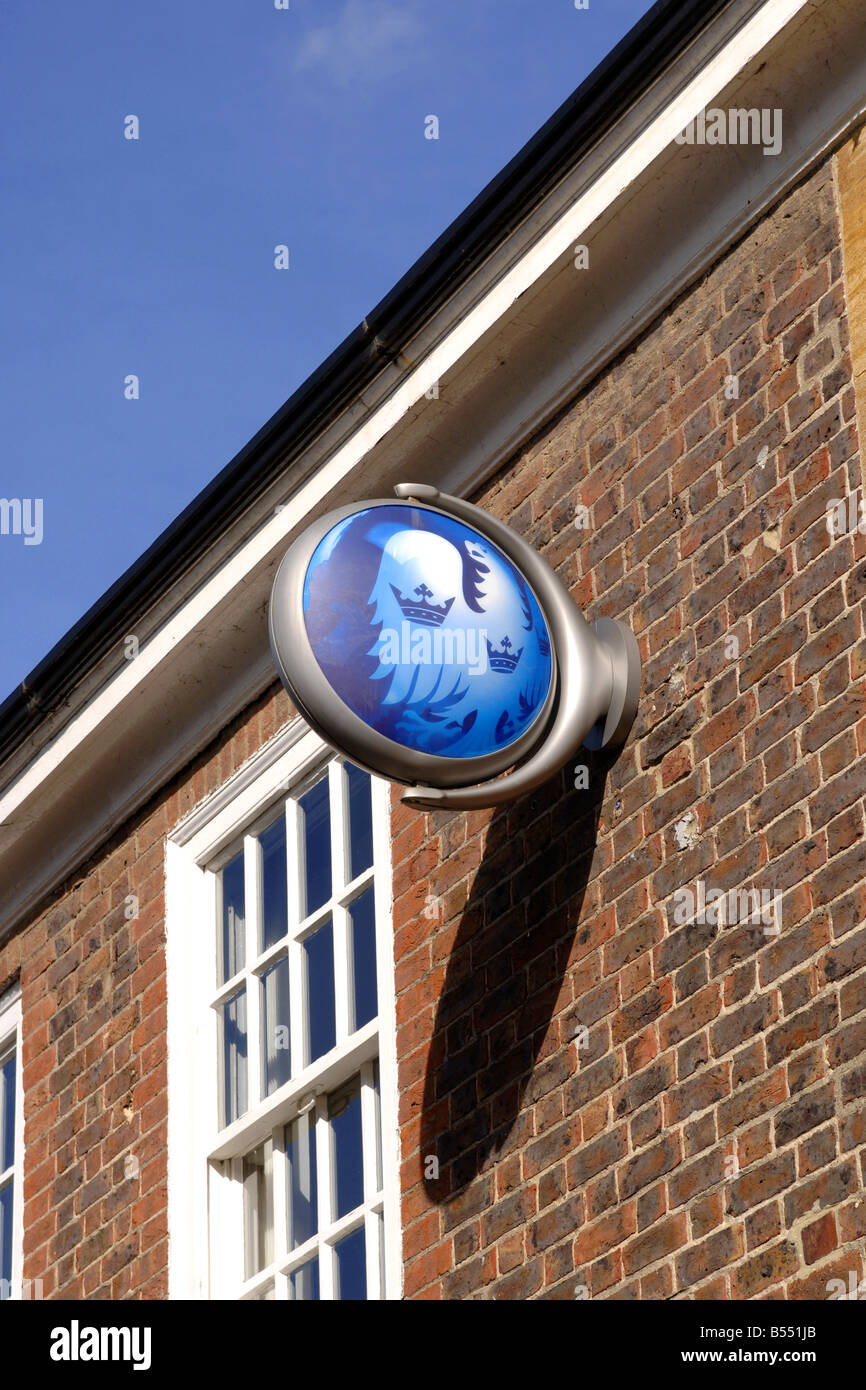 Barclays Bank logo al di fuori di una succursale in Dorset Regno Unito Foto Stock