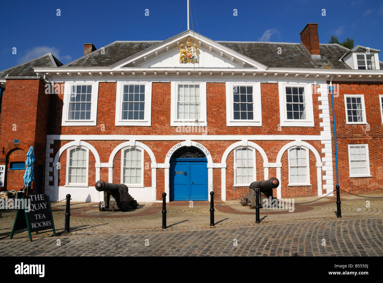Exeter Devon, Inghilterra, Regno Unito. Il Custom House sul Quay. Foto Stock