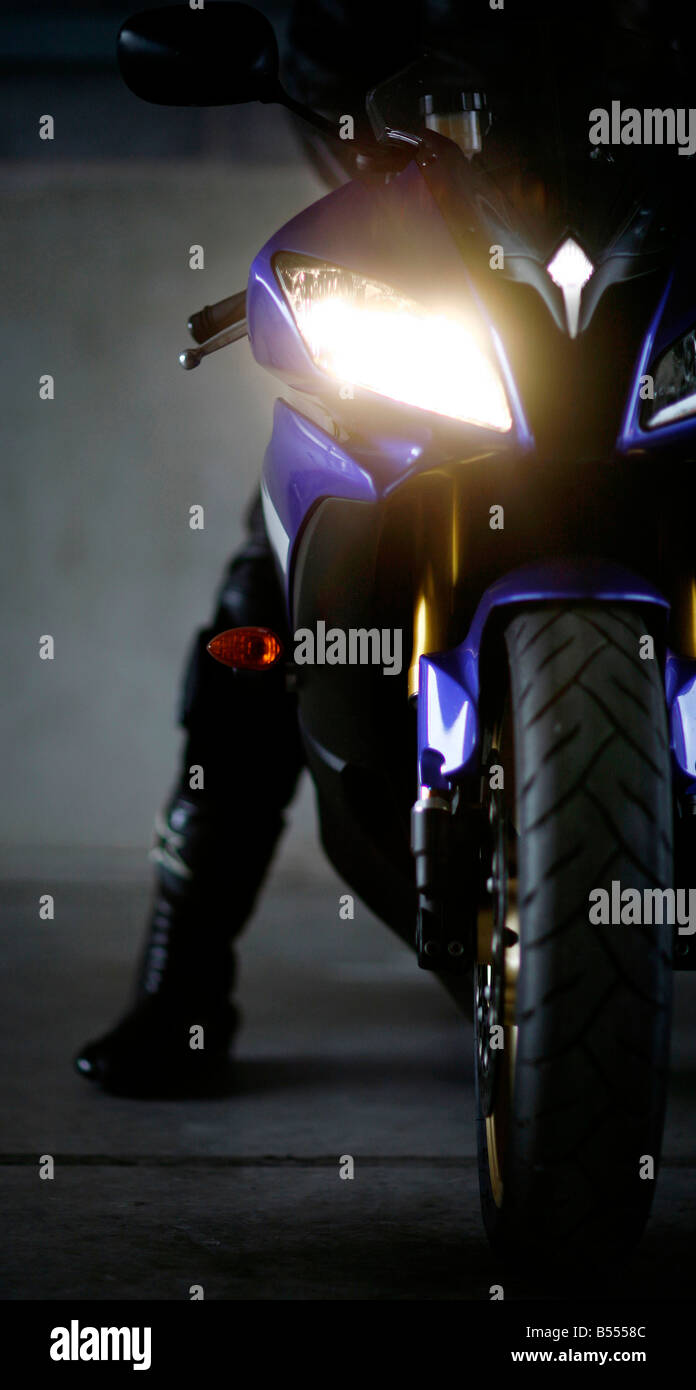 Una Yamaha R6 motociclo è visto a Donington Park il circuito di gara nel Nottinghamshire, Regno Unito Foto Stock