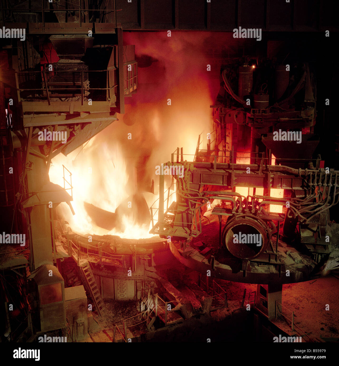 British Steel il caricamento forno con rottami di metallo, Aldwarke, Rotherham, South Yorkshire Foto Stock