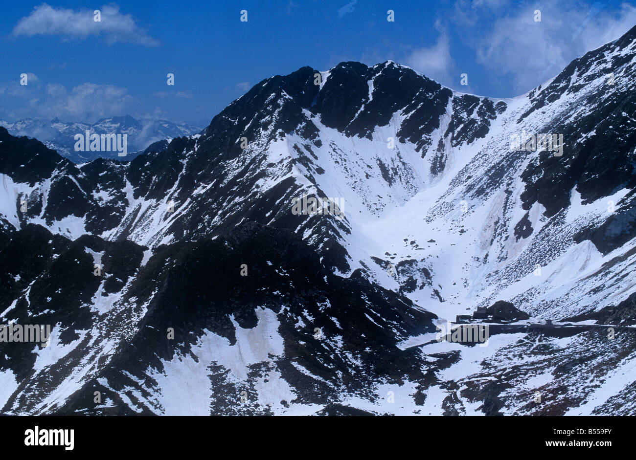 Vista delle montagne dei Pirenei dal Pic du Midi de Bigorre Osservatorio astronomico Foto Stock