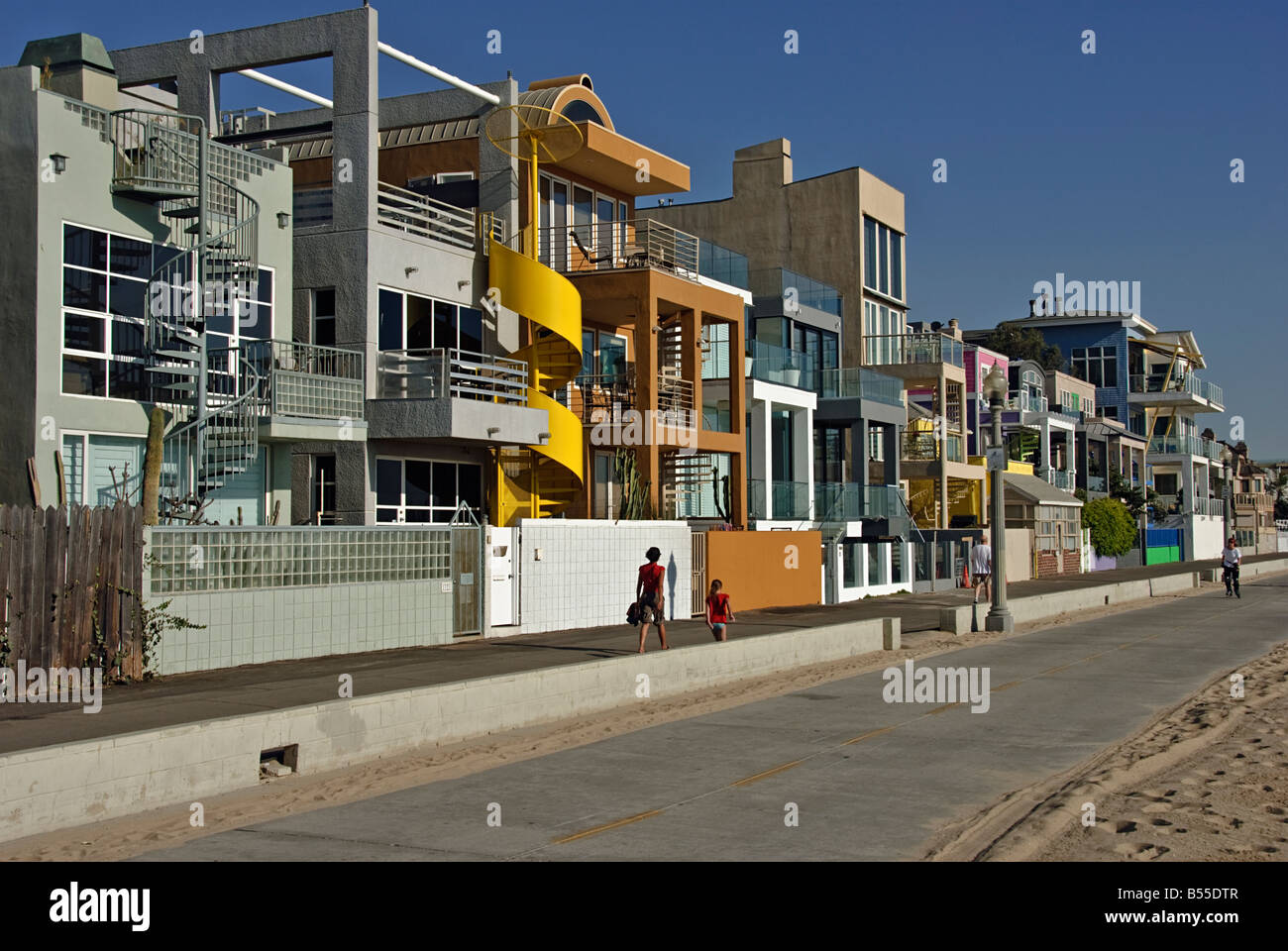 Santa Monica CA Oceanfront gold coast case a nord del molo di Santa Monica Beach di lusso ospita moderne miste/architettura di stile Foto Stock