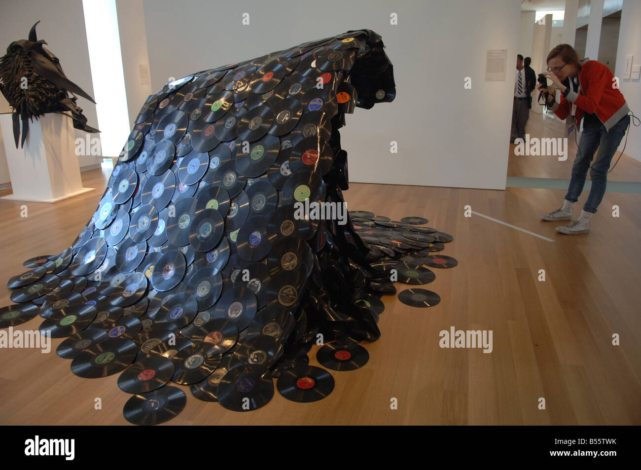 Il Museo delle Arti e Design si apre a Columbus Circle Sound Wave 2007 da Jean Shin Foto Stock