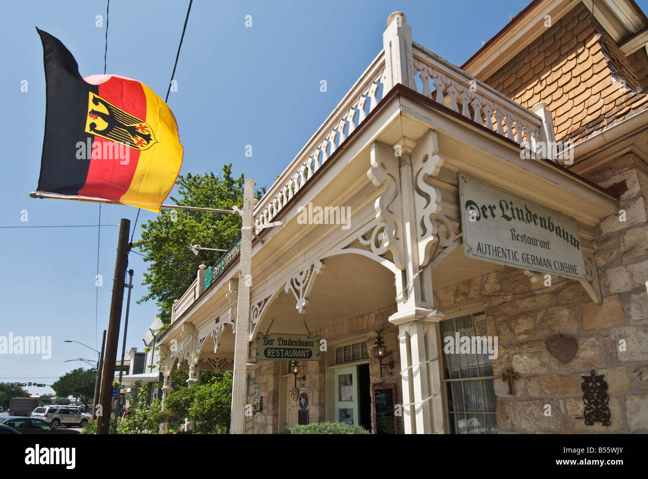 Texas Hill Country Fredericksburg Der Lindenbaum cucina tedesca ristorante bandiera Foto Stock