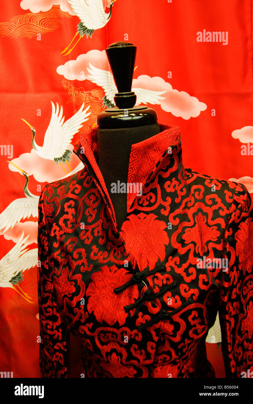 California San Francisco la moda in un negozio di Chinatown su Grant Avenue Foto 17 casanf77650 Foto Lee Foster 2008 Foto Stock