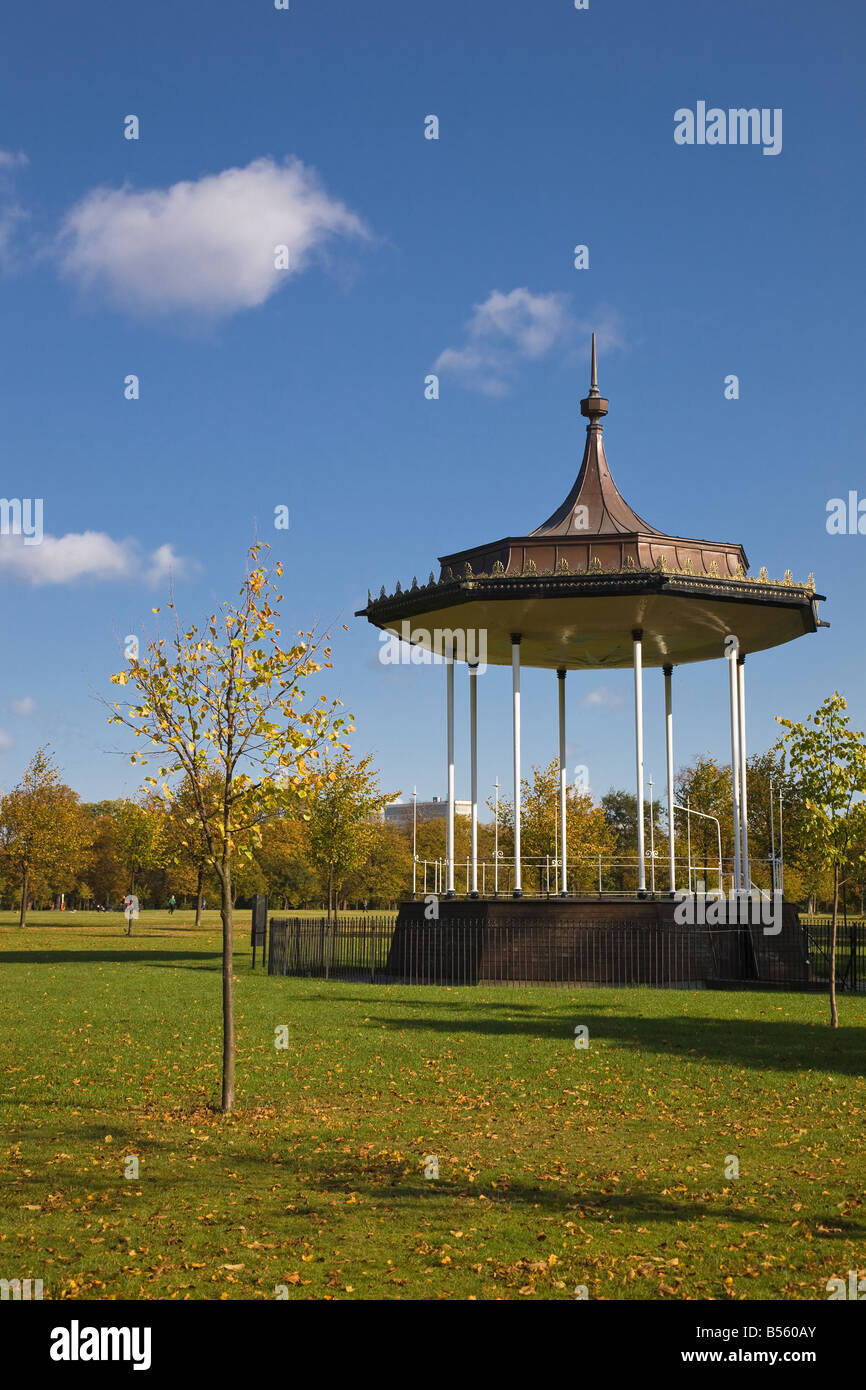 Bandstand Kensington Gardens Londra Inghilterra REGNO UNITO Foto Stock