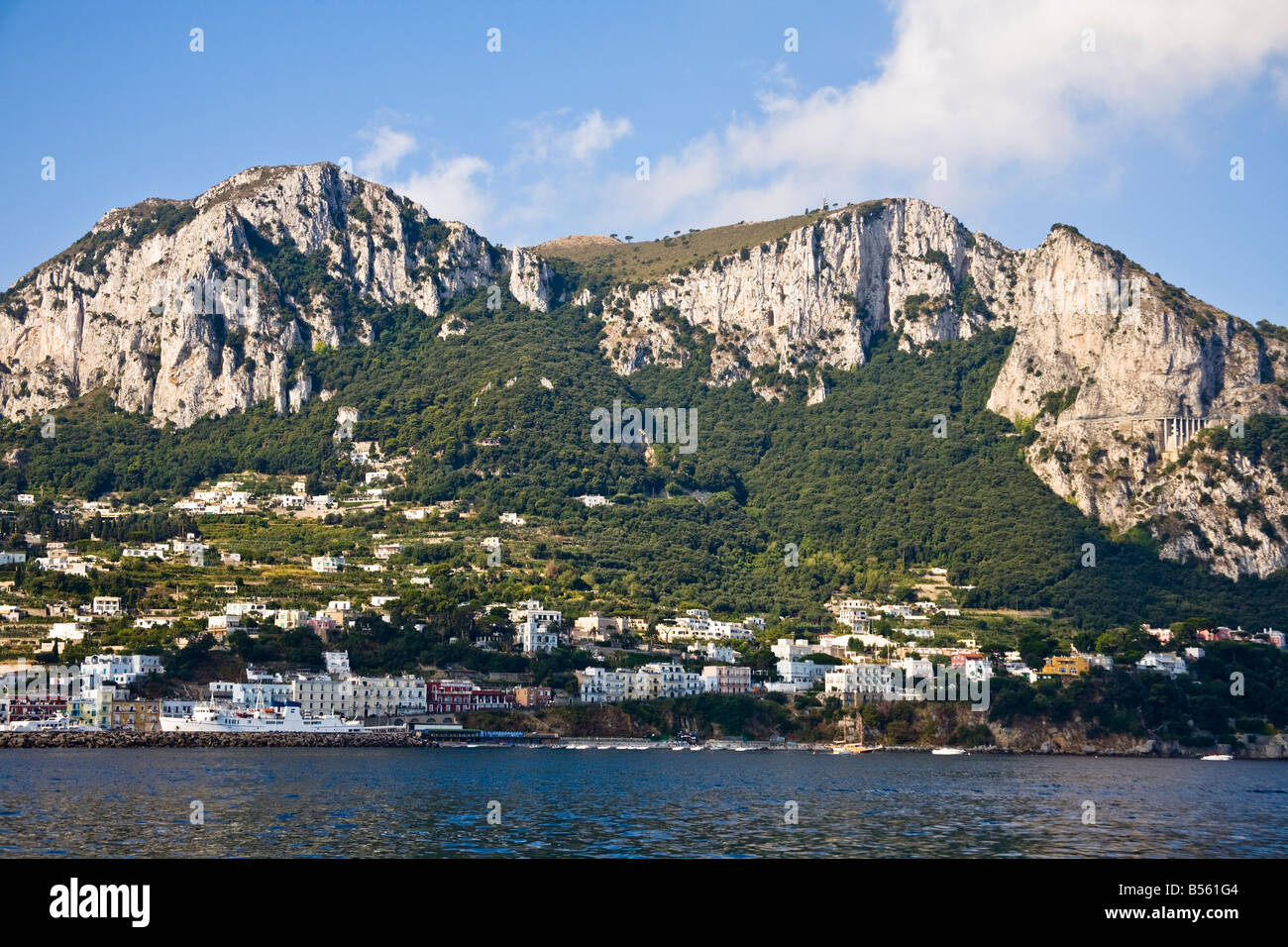Vista dell'isola di Capri dal mare, Capri, Italia Foto Stock