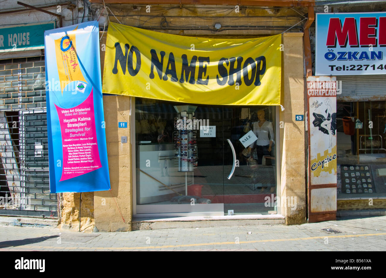Nessun nome negozio Il Ledra Street nel nord di Nicosia Repubblica Turca di Cipro del Nord Foto Stock