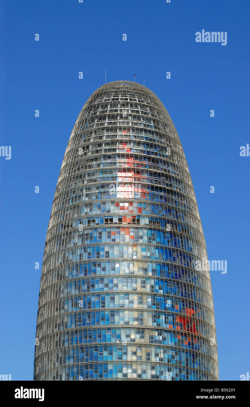 Moderna Torre di Agbar Tower grattacielo a Plaça de les Glòries Catalanes a Barcellona Catalonia Spagna Foto Stock