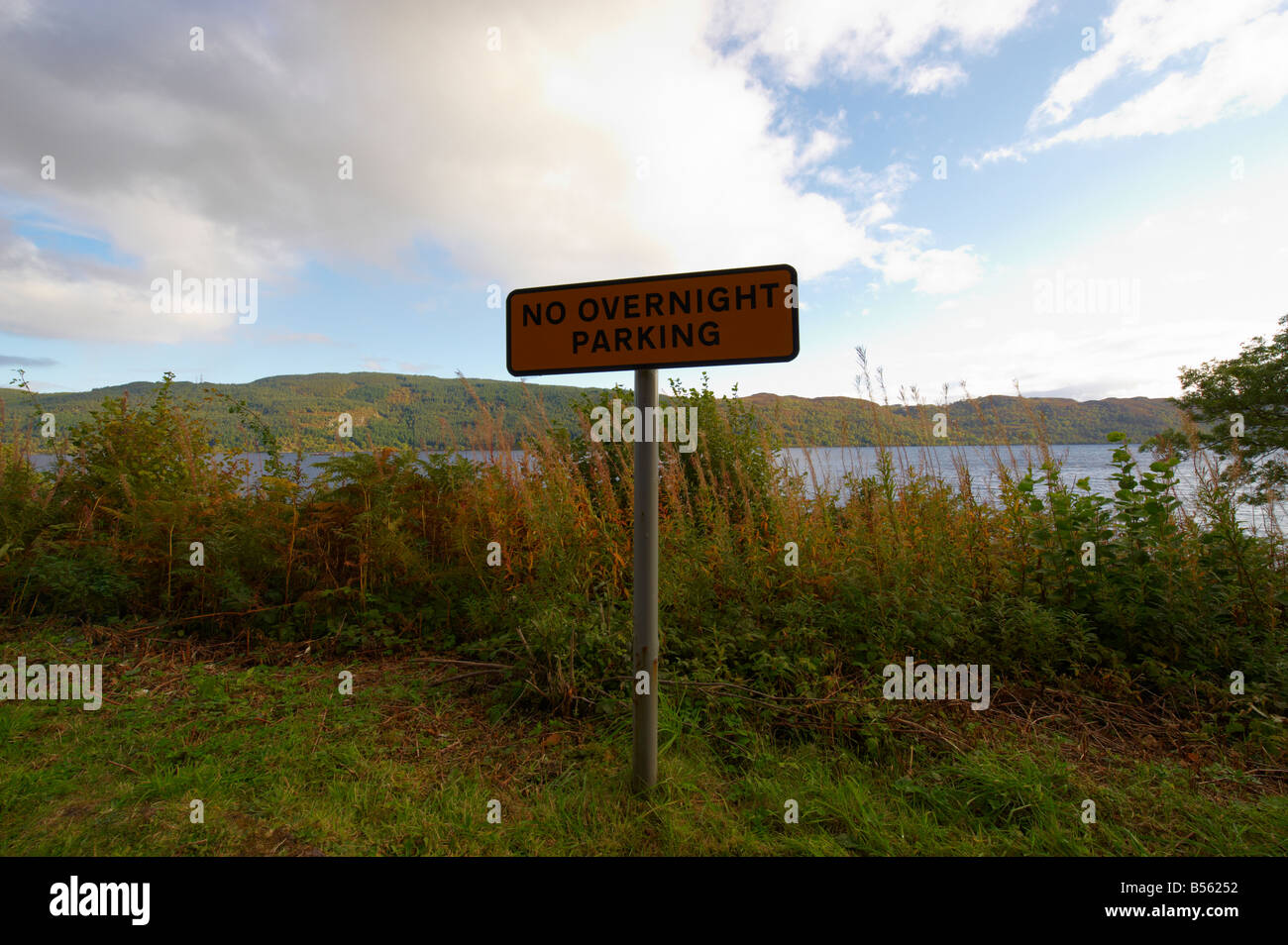 Parcheggio su strada A82 Loch Ness Scotland Regno Unito Foto Stock