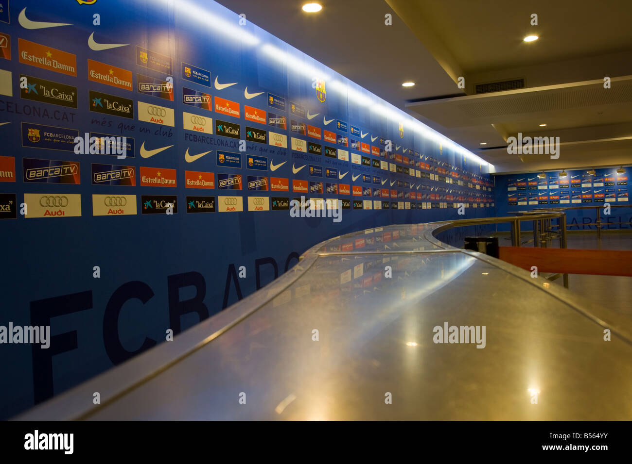 Player doppia intervista post partita al CAMP NOU FC BARCELONA FOOTBALL STADIUM BARCELONAFC FCBARCELONA SPAGNA Foto Stock