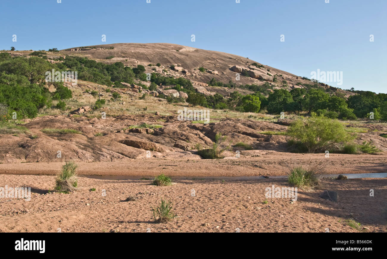 Texas Hill Country Fredericksburg Enchanted Rock Stato Area Naturale cupola di granito famoso nella leggenda indiana Foto Stock