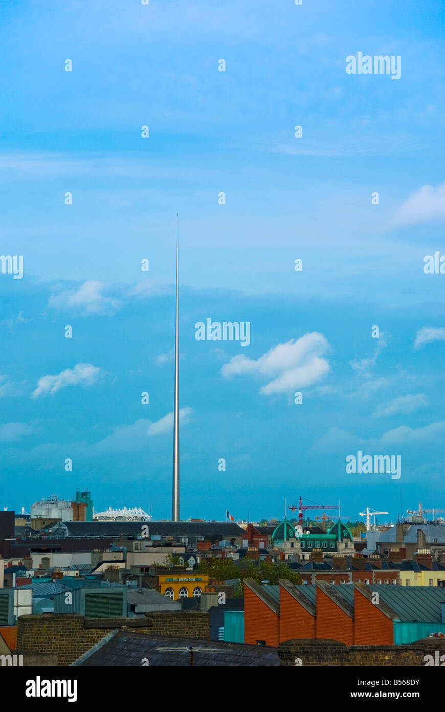 La Guglia di Dublino Irlanda come si vede dal livello del tetto a Dame Street Foto Stock