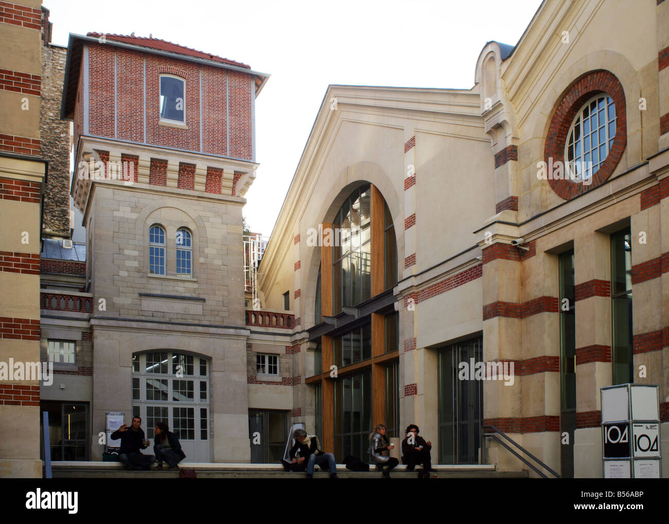 Nuovo Parigi centro artistico e culturale Parigi 19l'arondissment Francia Foto Stock