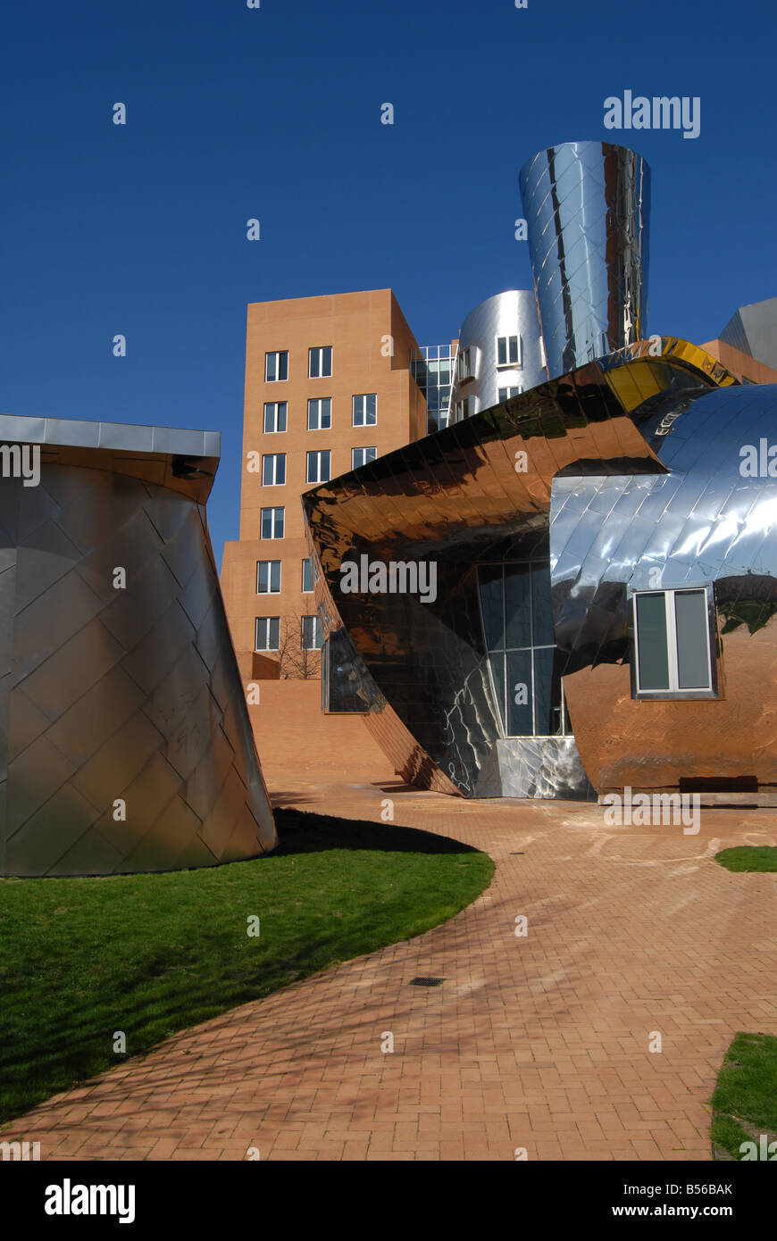 Il raggio e Maria stata Center progettato dall architetto Frank Ghery al MIT, Cambridge, Massachusetts, STATI UNITI D'AMERICA Foto Stock