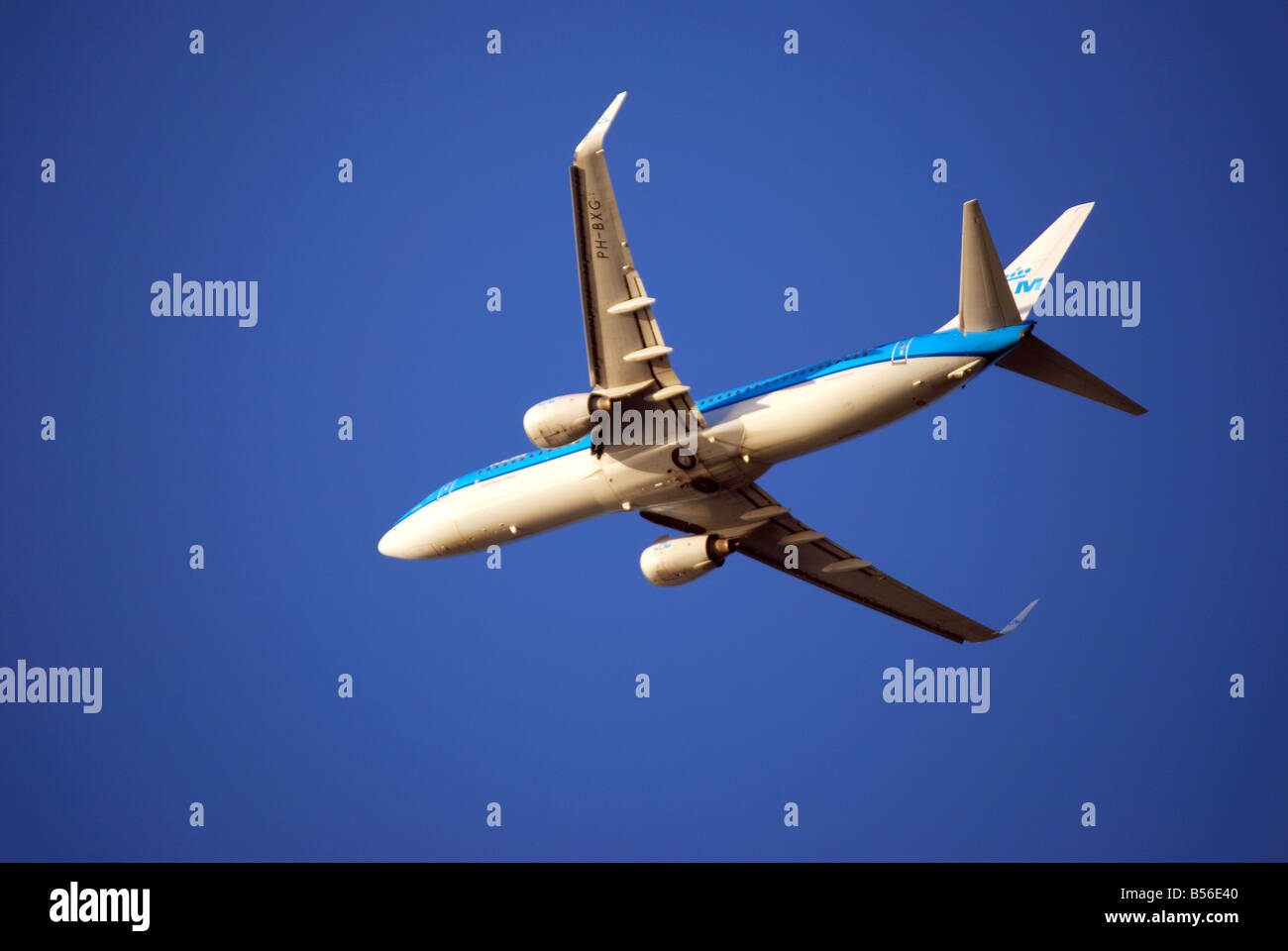 KLM Boeing 737-800 aeromobili in fase di decollo, l'aeroporto di Heathrow, Greater London, England, Regno Unito Foto Stock