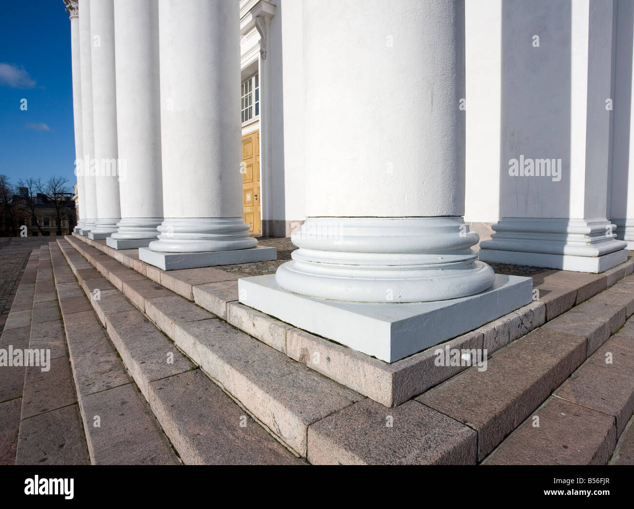 Colonne bianche della Cattedrale Tuomiokirkko Helsinki Finlandia Foto Stock