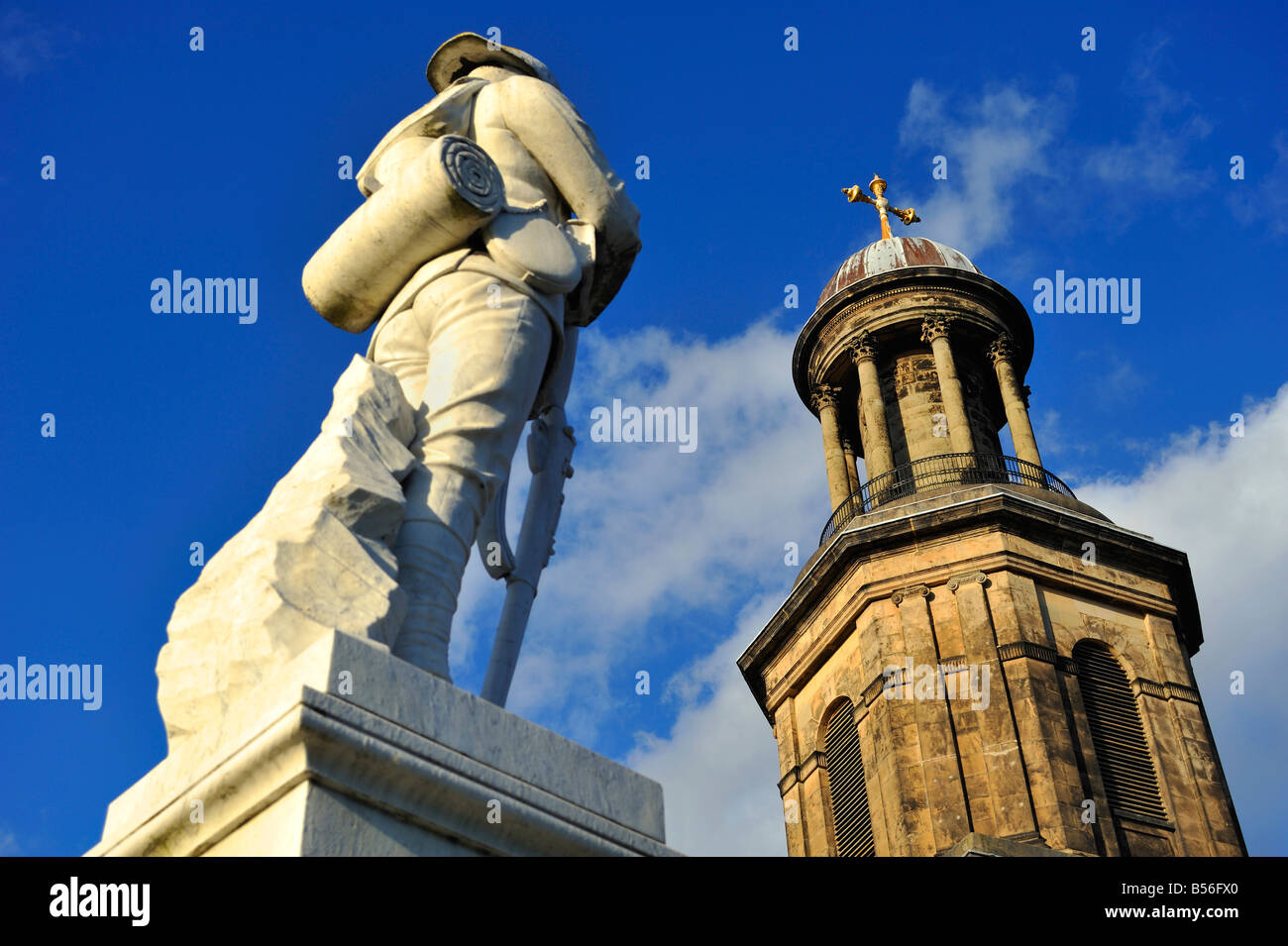 Il Soldato Sconosciuto & St Chad's torre campanaria - 1 Foto Stock