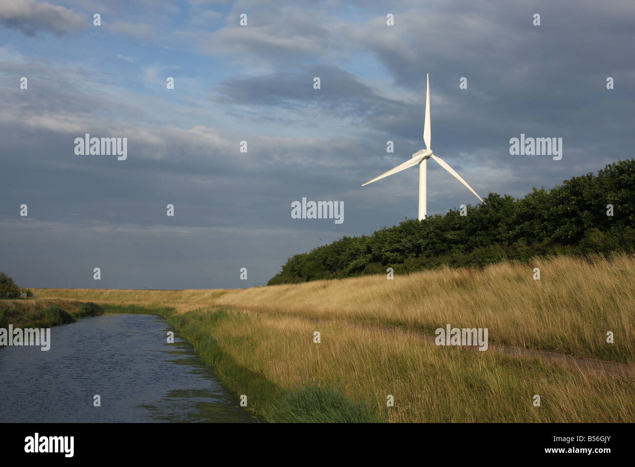 Mulini a vento in Avedøre vicino l'impianto energetico a Copenhagen Foto Stock