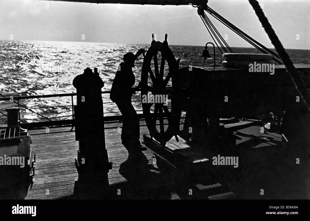 Capitano al volante della sua nave. P009223 Foto Stock