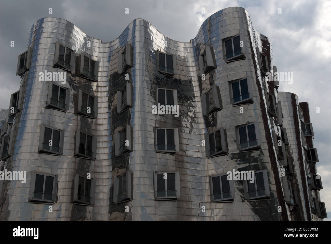 Gehry edifici, Media Harbour, Düsseldorf, Renania settentrionale-Vestfalia (Germania). Foto Stock