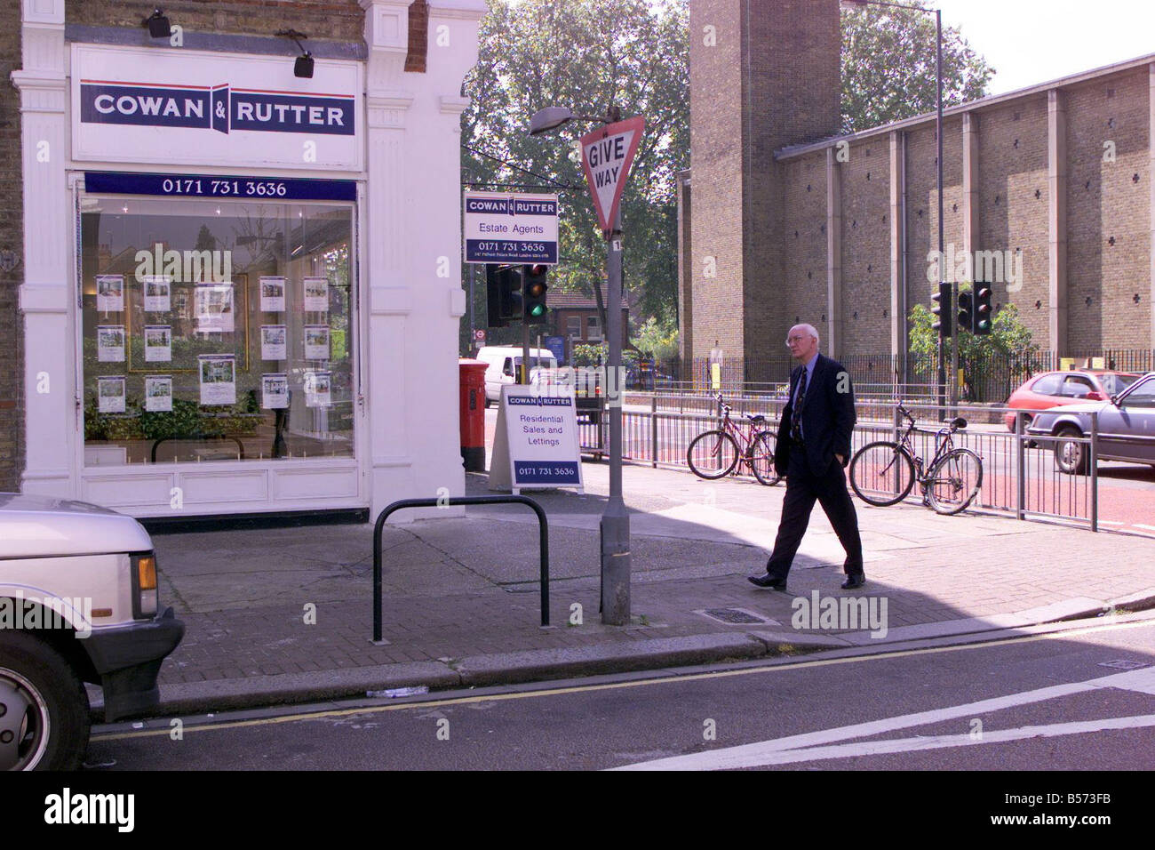 Cowan e Rutter Agenti Immobiliari Maggio 1999 in corrispondenza della giunzione di Gowan Avenue e Fulham Palace Road John Stalker indaga Jill dando omicidio Foto Stock