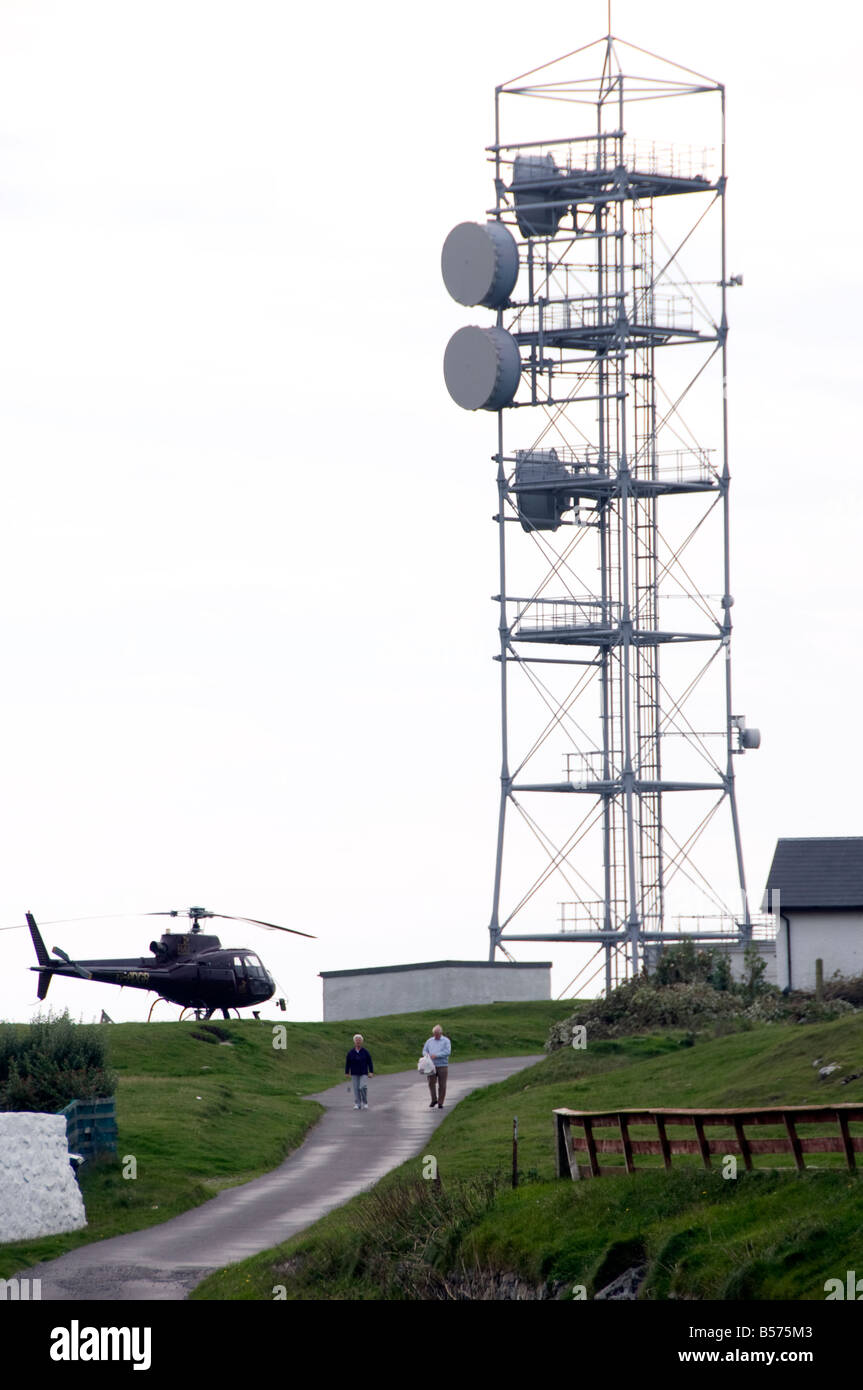 Scarinish Isle of Tiree Ebridi Scozia BT lavoratori volato a riparare il sistema telefonico. Foto Stock