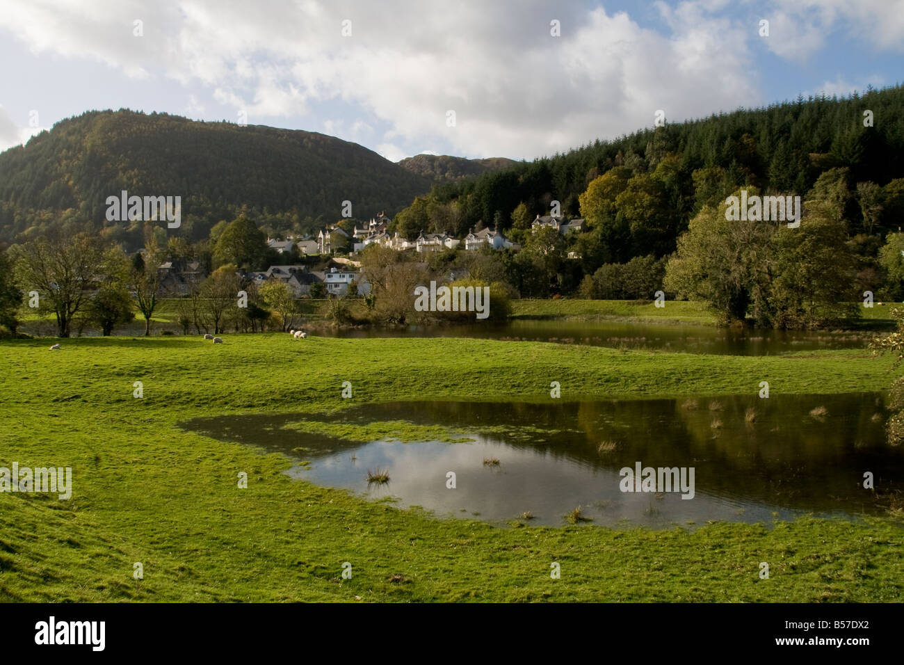 Alimenti acqua vicino Trefriw, Conwy Valley, Galles Foto Stock