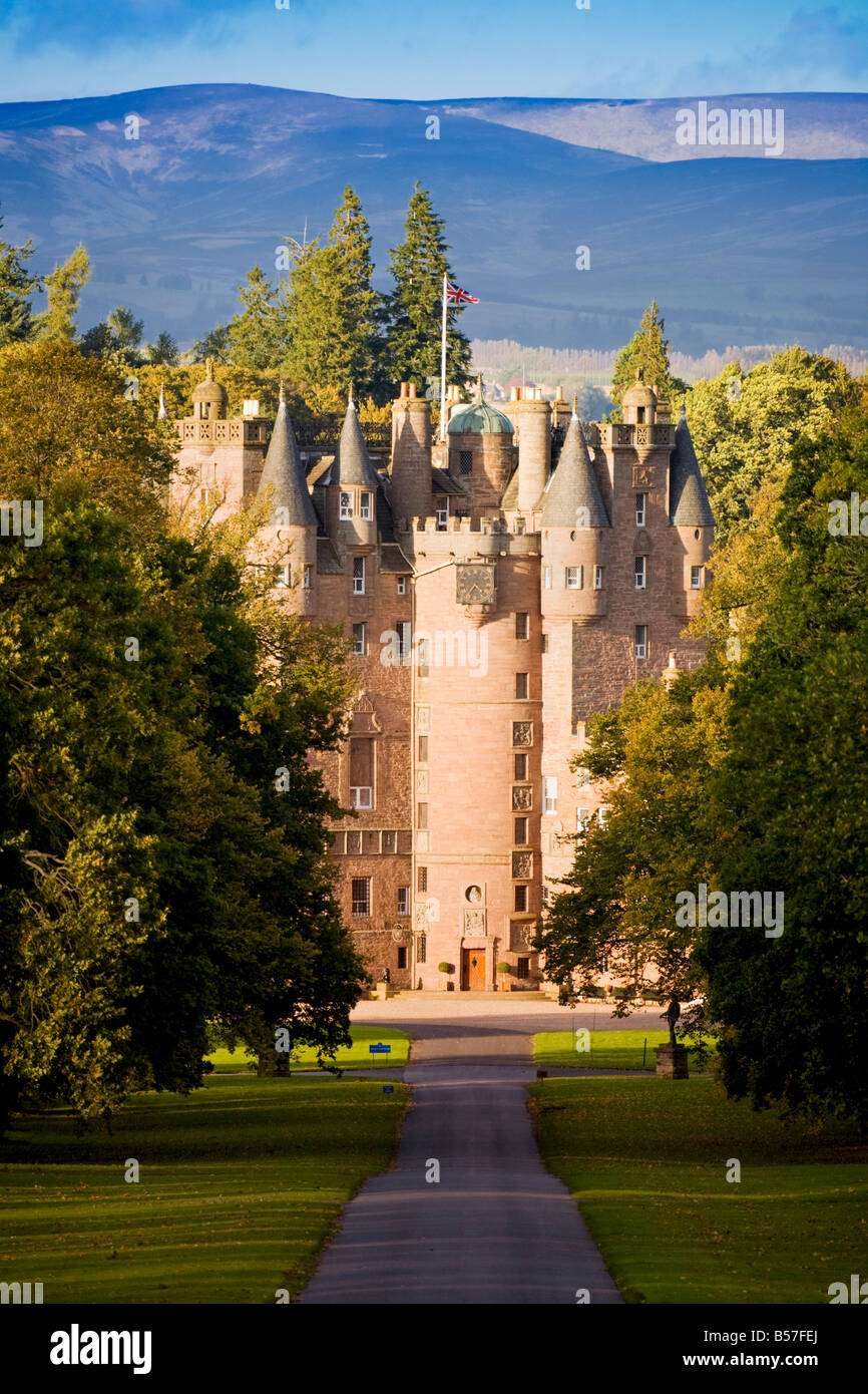 Glamis Castle la storica sede della Bowes famiglia Lyons, Angus, Scozia. Foto Stock
