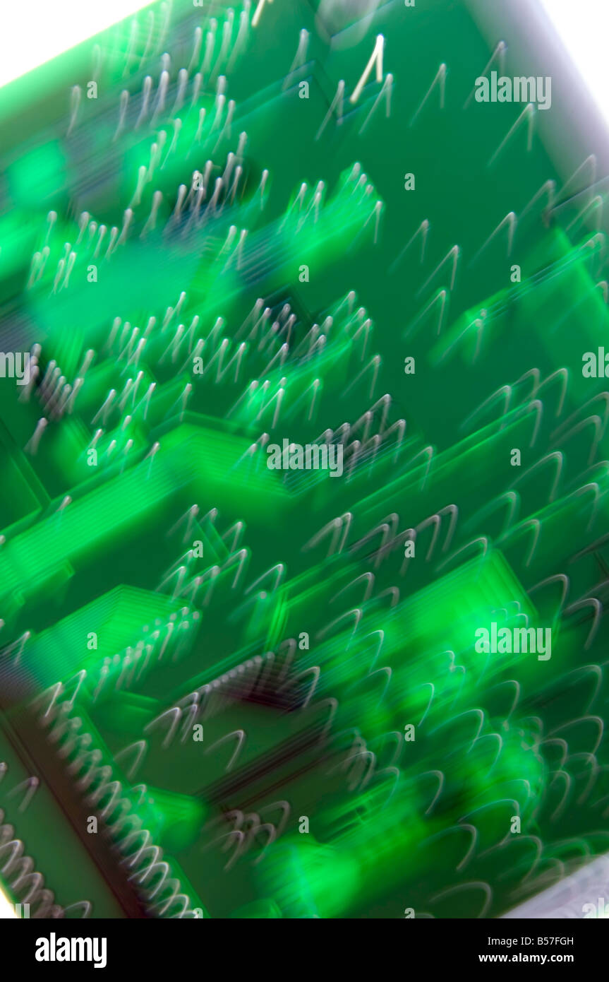 Impressionistica vista della scheda madre verde da personal computer Foto Stock