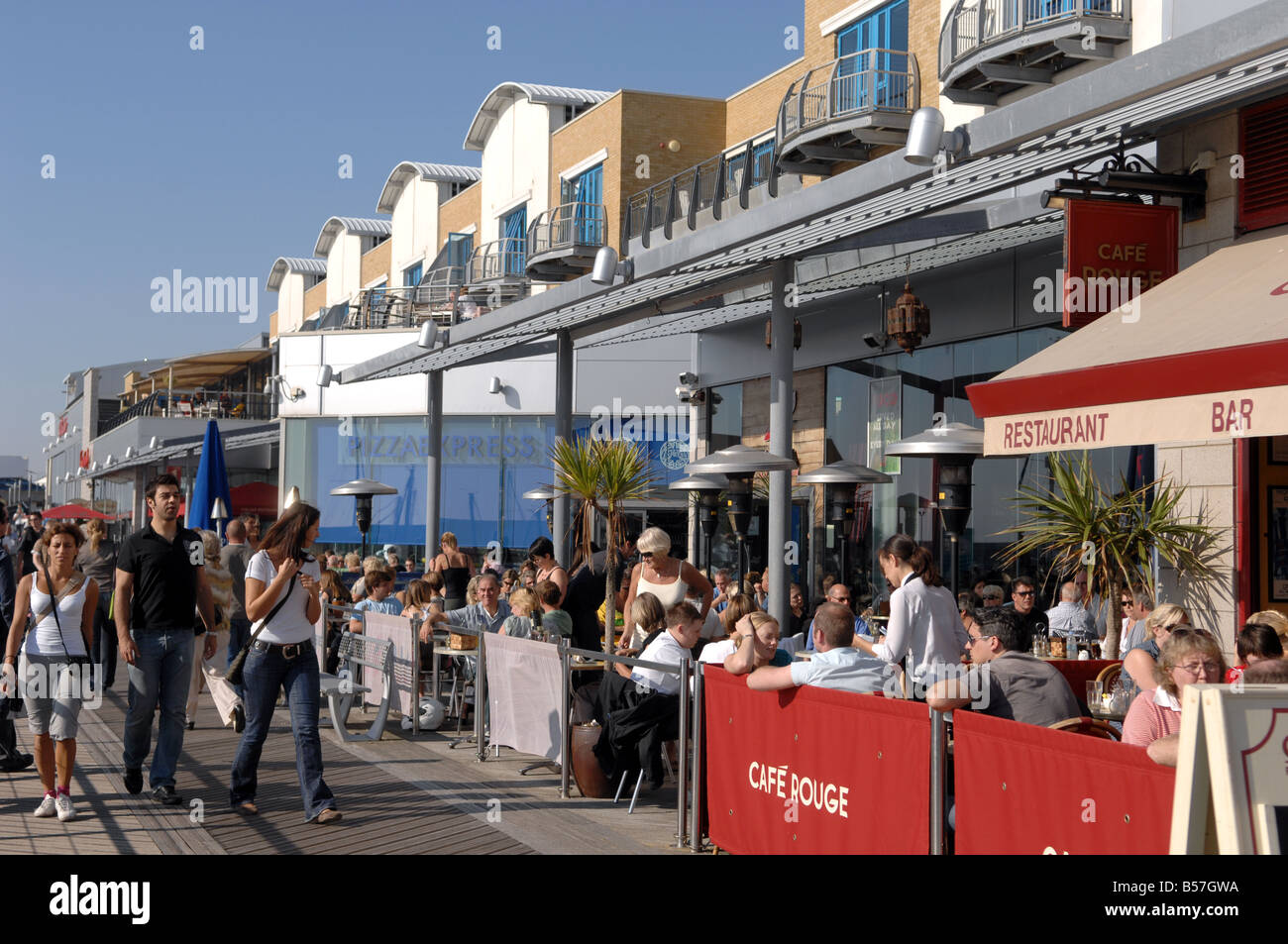 Waterfront bar e caffè a Brighton Marina REGNO UNITO Foto Stock