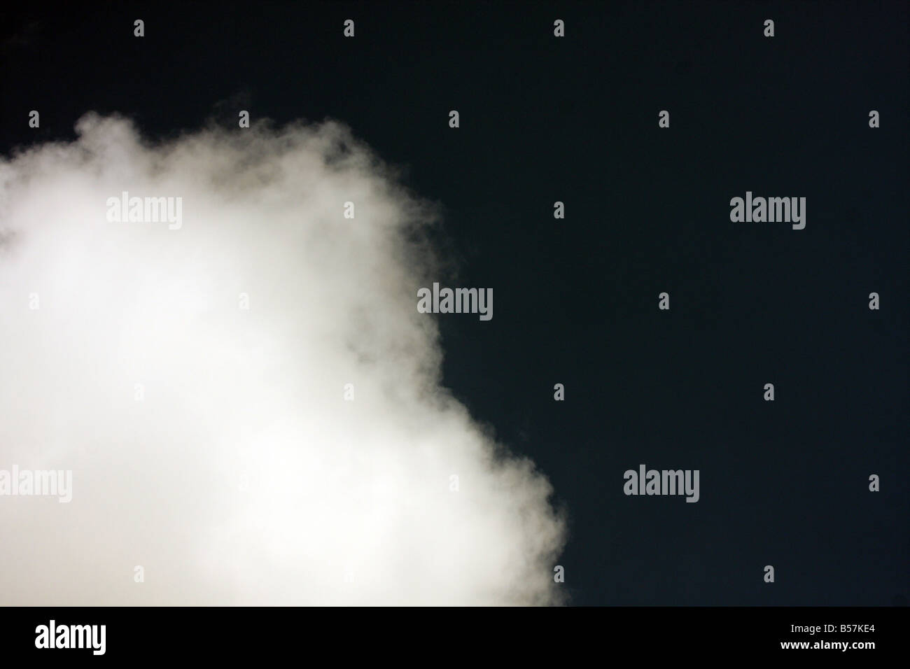 Migliorate digitalmente le nuvole nel Midwest inizio di caduta che guarda minacciosa Foto Stock