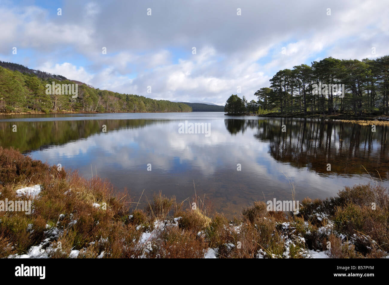 Loch un Eilein, vicino a Aviemore, Cairngorms National Park, Highlands, Scotland, Regno Unito, Europa Foto Stock