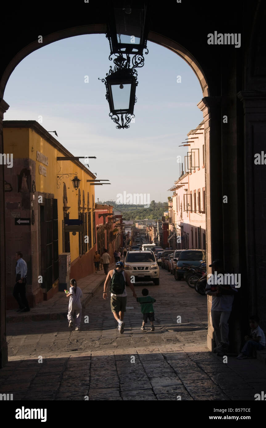 Scena di strada, San Miguel De Allende (San Miguel), stato di Guanajuato, Messico, America del Nord Foto Stock