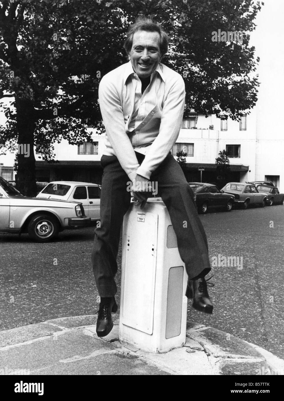 Cantante americana Andy Williams e il nuovo asilo a Londra. &#13;&#10;Ottobre 1976 &#13;&#10;P004558 Foto Stock