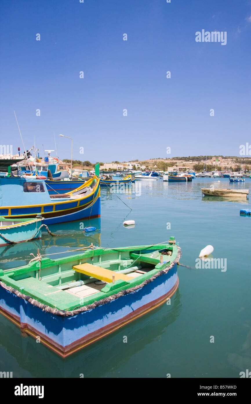 Tradizionali barche colorate, Marsaxlokk, Malta, Mediterraneo, Europa Foto Stock