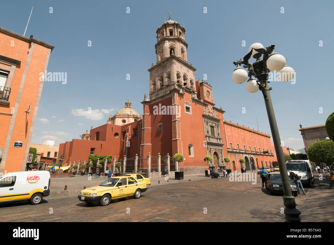 Torre della chiesa del convento di San Francisco, Santiago de Querétaro (Queretaro), il Sito Patrimonio Mondiale dell'UNESCO, Queretaro membro Foto Stock