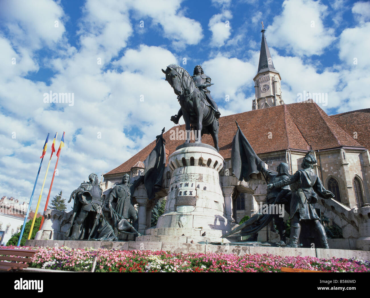 Statua equestre di Matyas Corvinus, re ungherese, calpestando banner dei turchi, Piata Uniri, Cluj, Transilvania, Romania Foto Stock