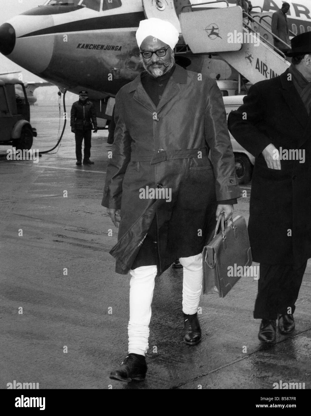 Il sig. Sardar Singh, ministro indiano per gli affari esteri. Gennaio 1965 P005197 Foto Stock