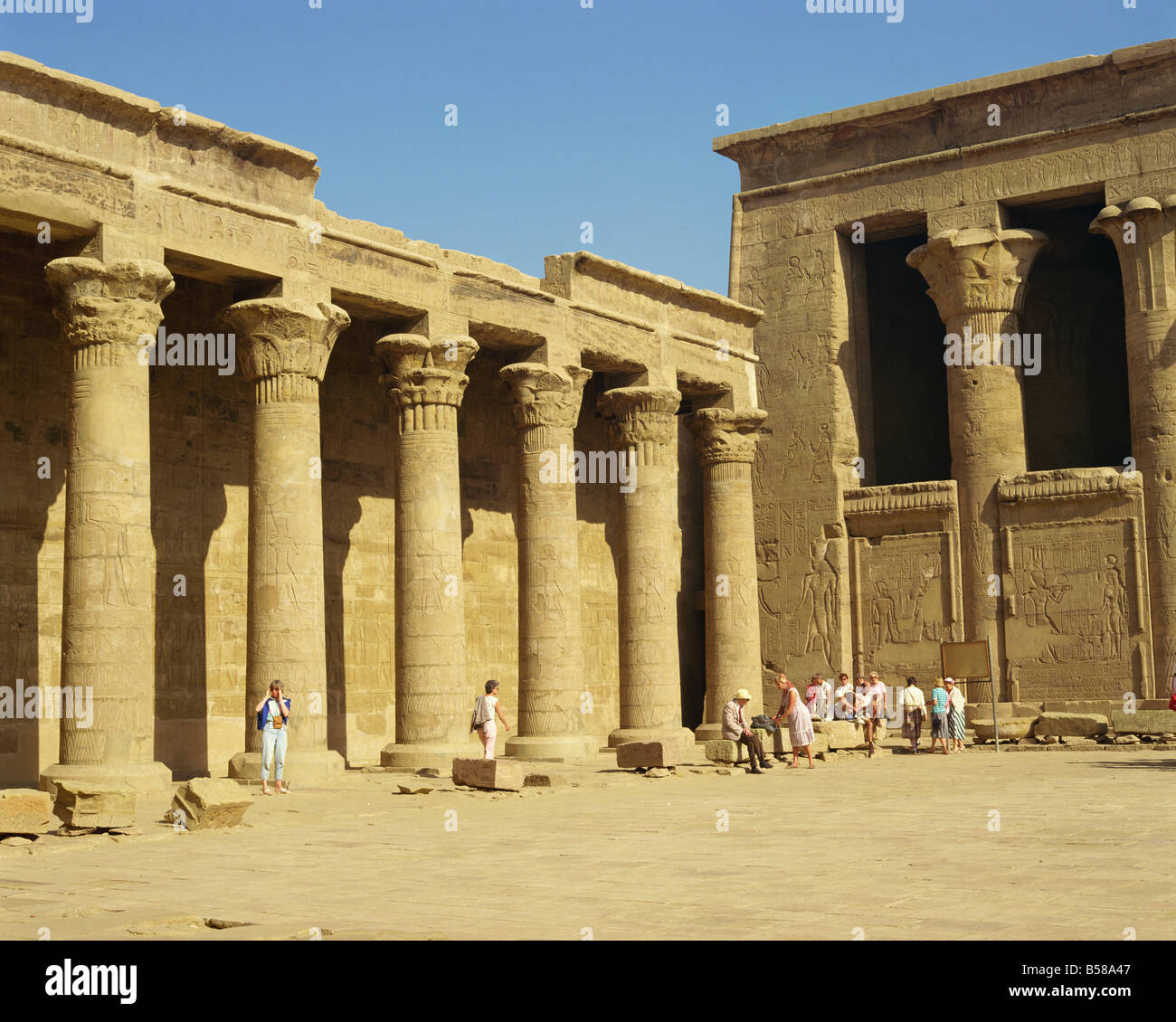 Tempio di Horus Edfu Egitto Nord Africa Africa Foto Stock