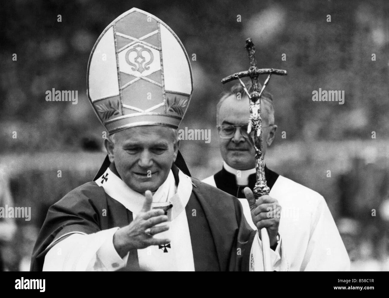 Papa Giovanni Paolo II: visita in Irlanda. Maggio 1981 P005928 Foto Stock