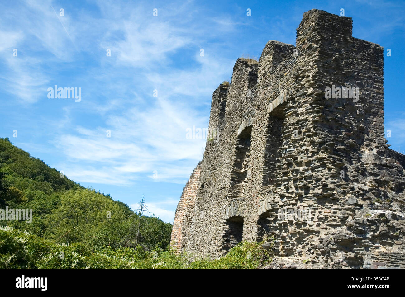 Vecchio ruine in una giornata di sole prese con filtro di polarizzazione Foto Stock