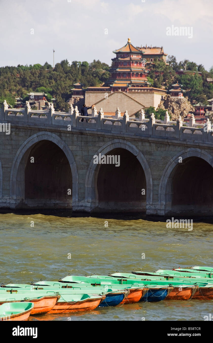 Diciassette il ponte di Arco sul Lago Kunming, Imperatore Qialong il suo regno conduce a South Lake Island, Yihe e Yuan, Pechino, Cina Foto Stock